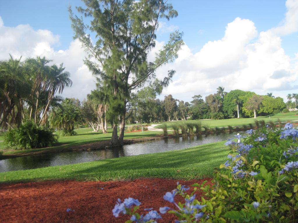 Hollywood Beach Golf Resort Esterno foto